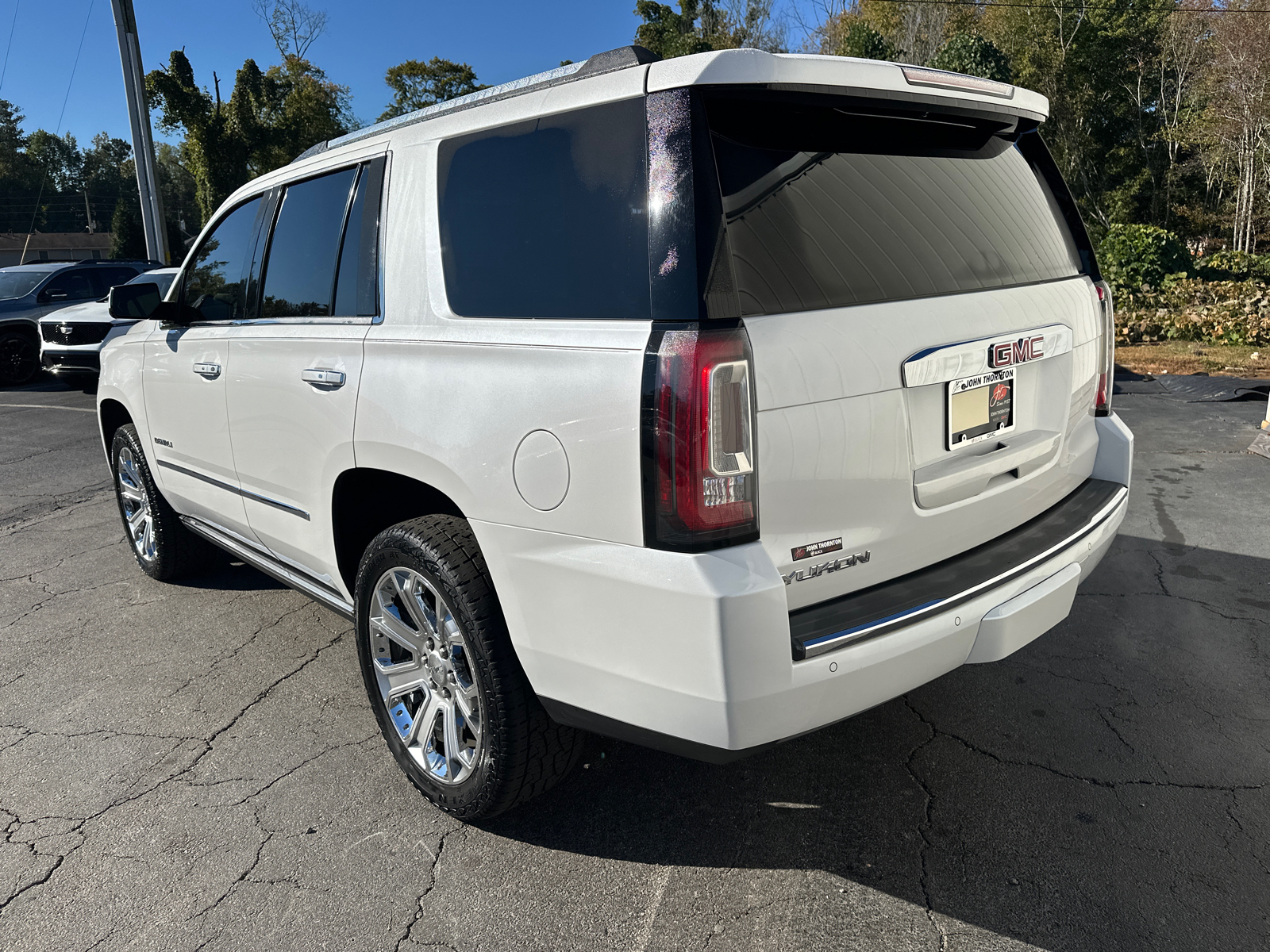 2016 GMC Yukon Denali 8