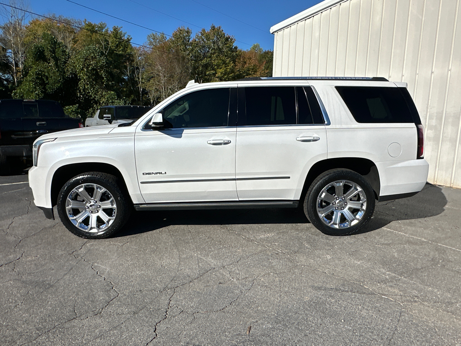 2016 GMC Yukon Denali 9