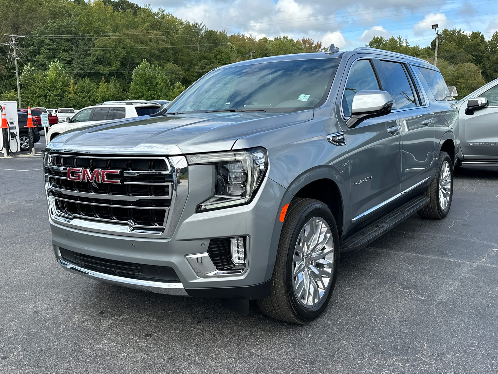 2024 GMC Yukon XL SLT 2