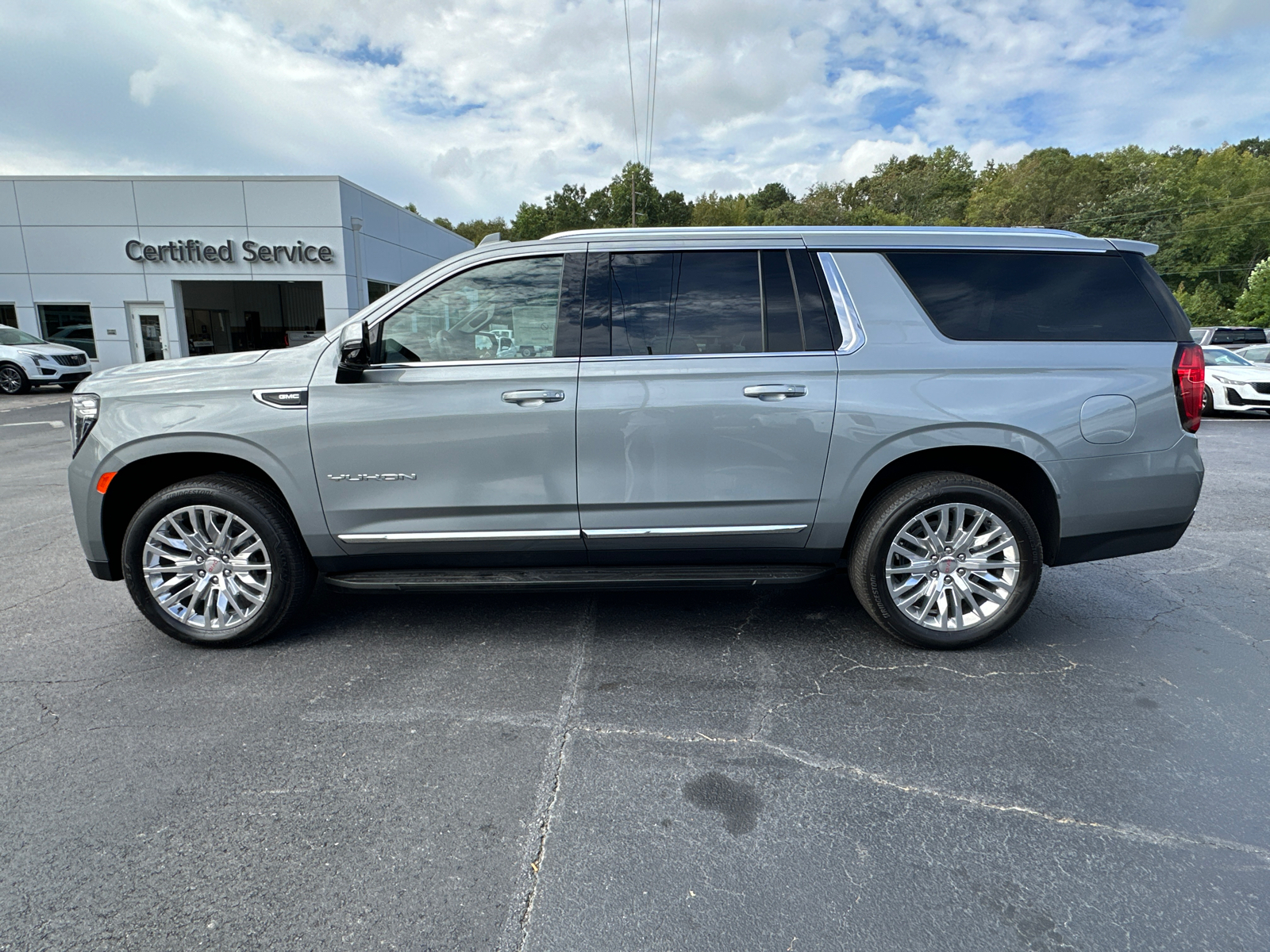 2024 GMC Yukon XL SLT 9