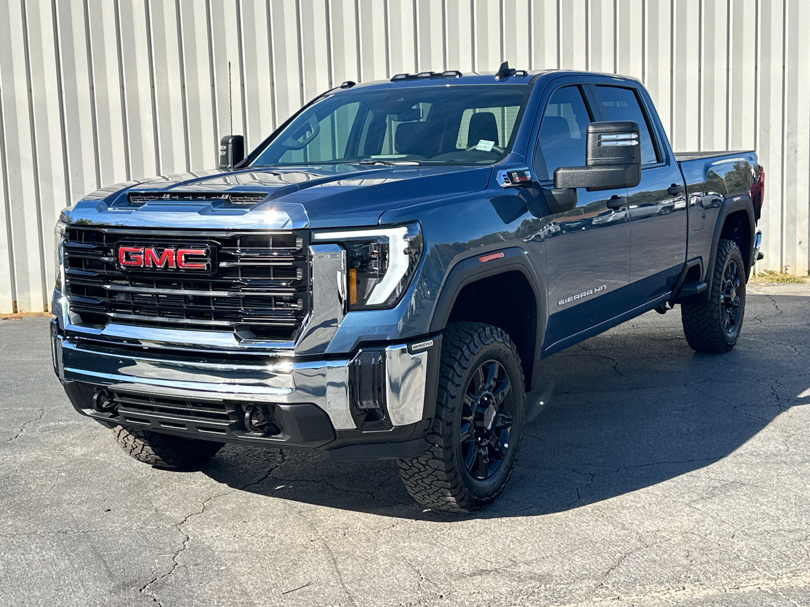 2024 GMC Sierra 2500HD Pro 3