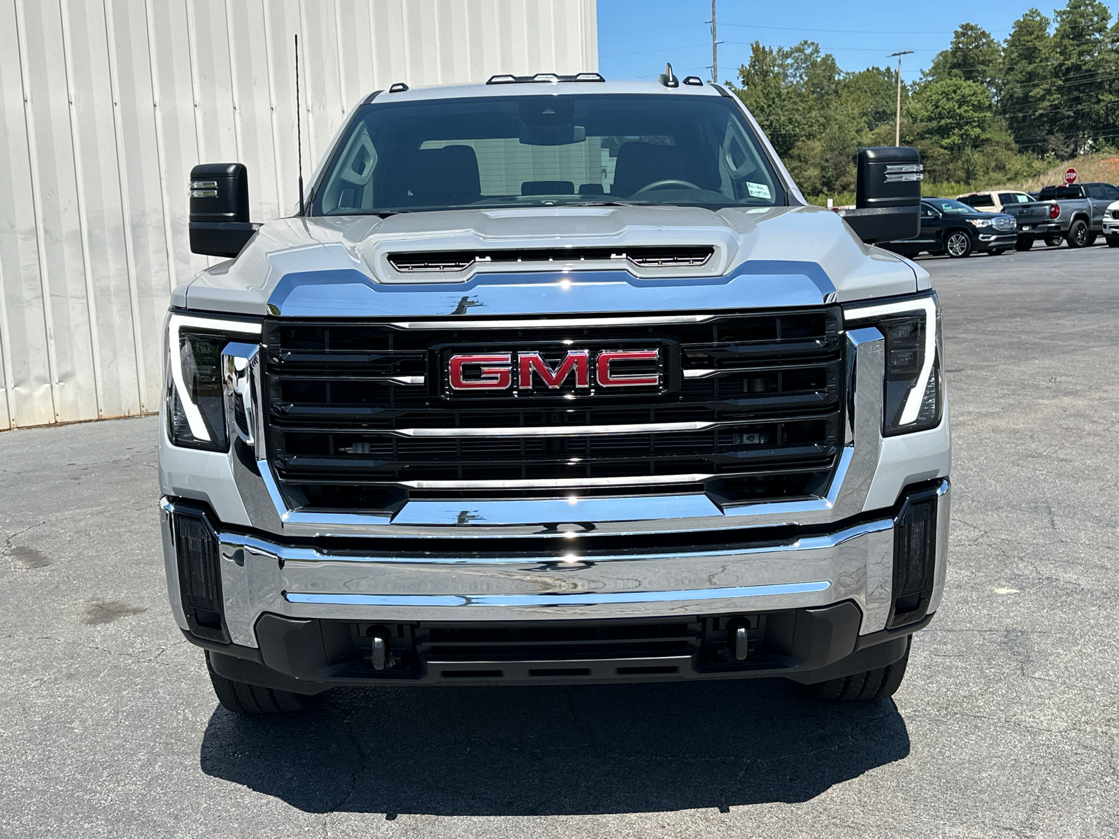 2024 GMC Sierra 2500HD Pro 4