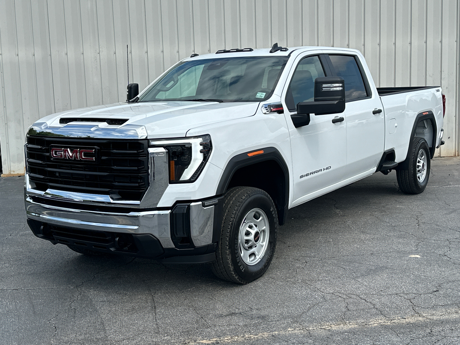 2024 GMC Sierra 2500HD Pro 2