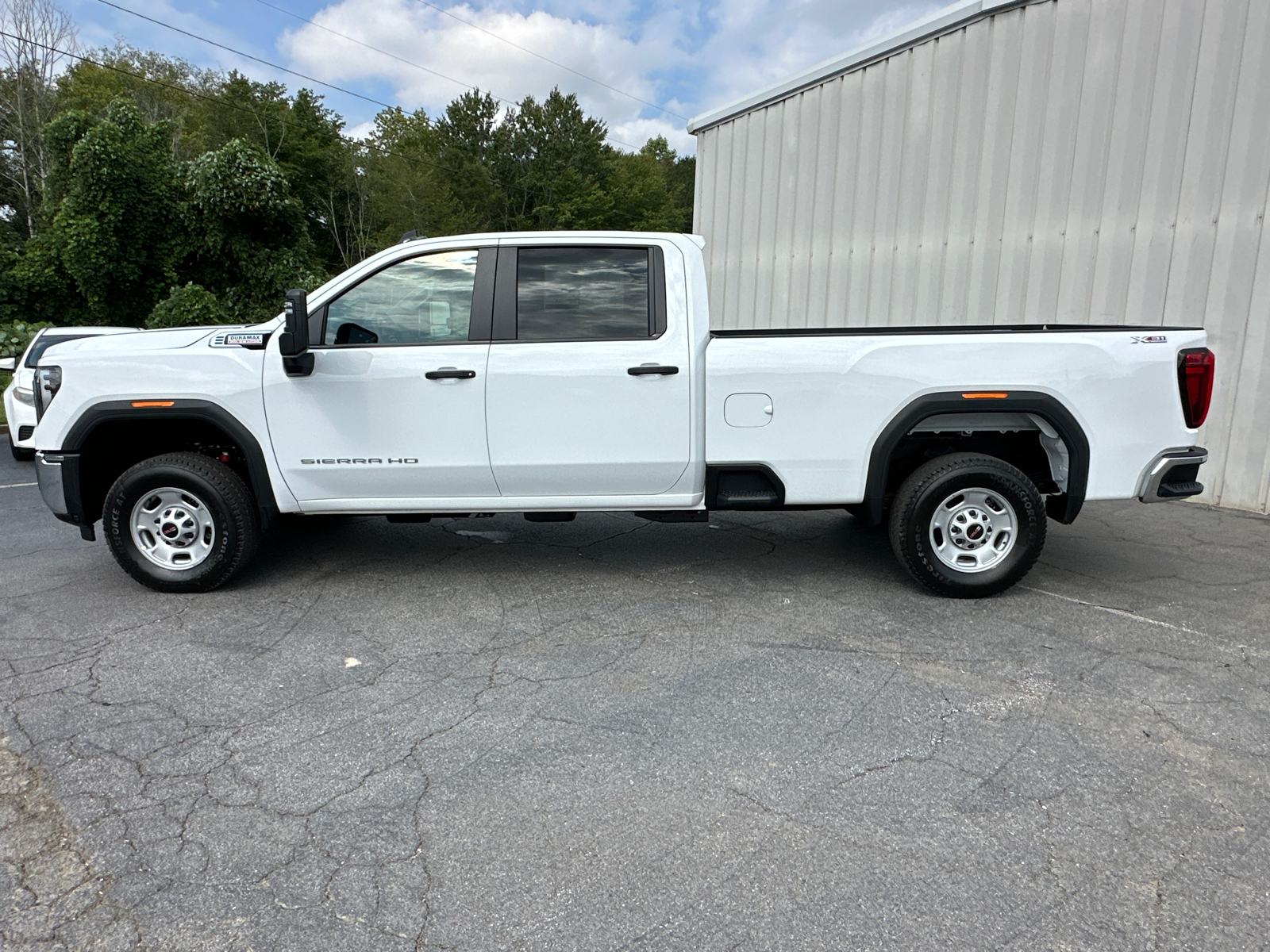 2024 GMC Sierra 2500HD Pro 9