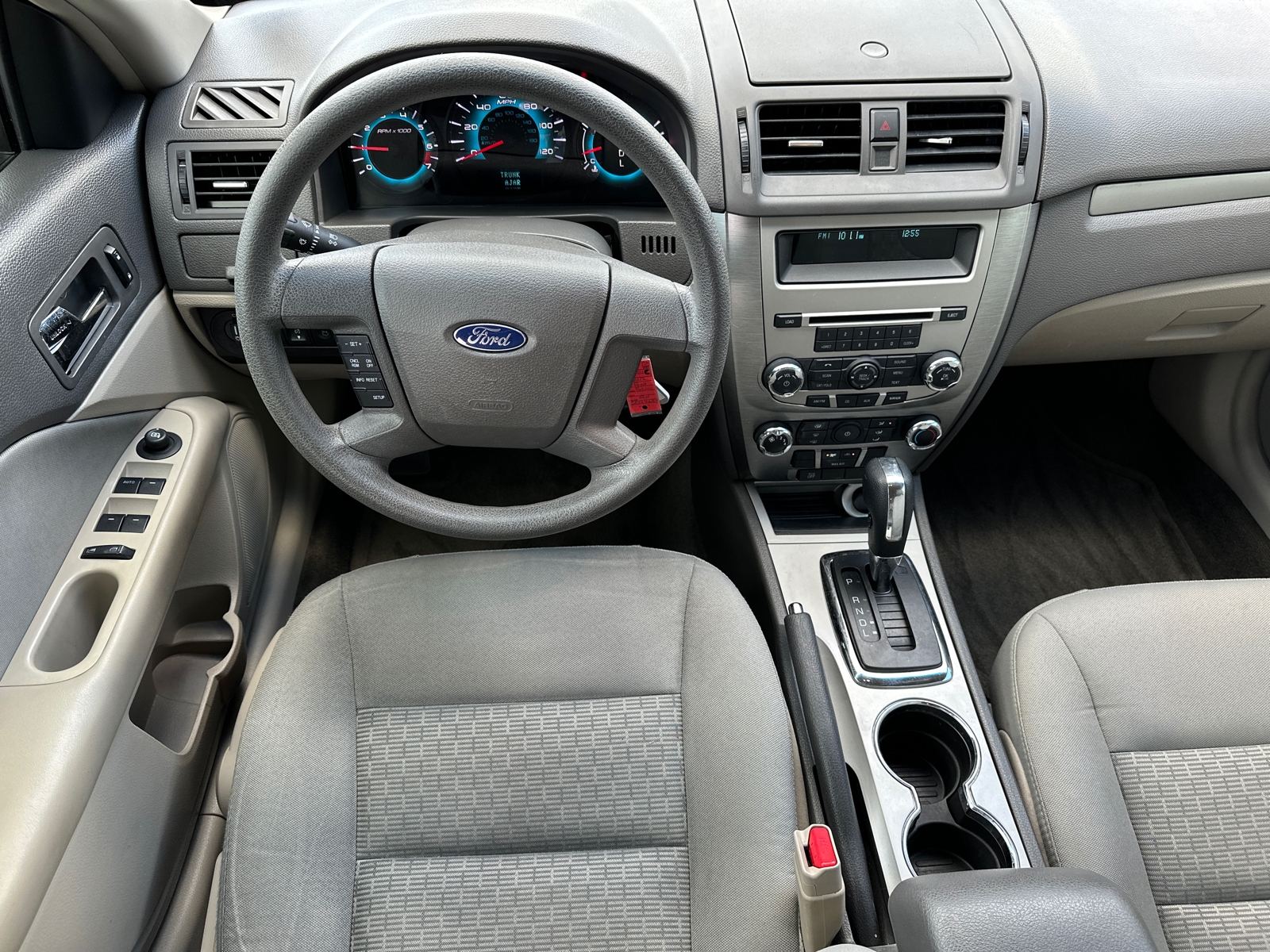 2012 Ford Fusion S 23