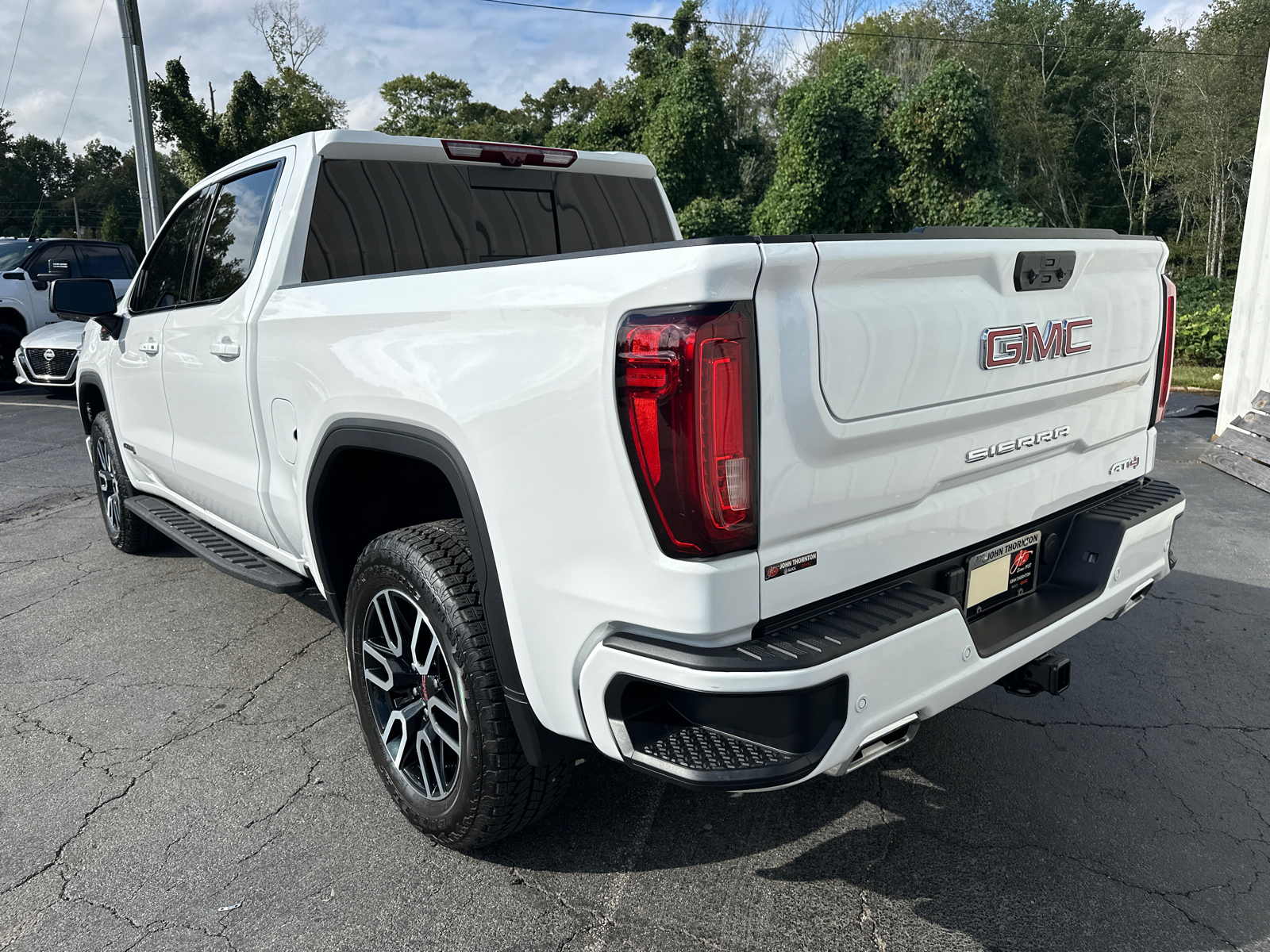 2024 GMC Sierra 1500 AT4 8