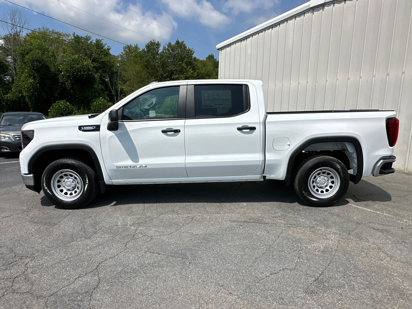 2024 GMC Sierra 1500 Pro 9