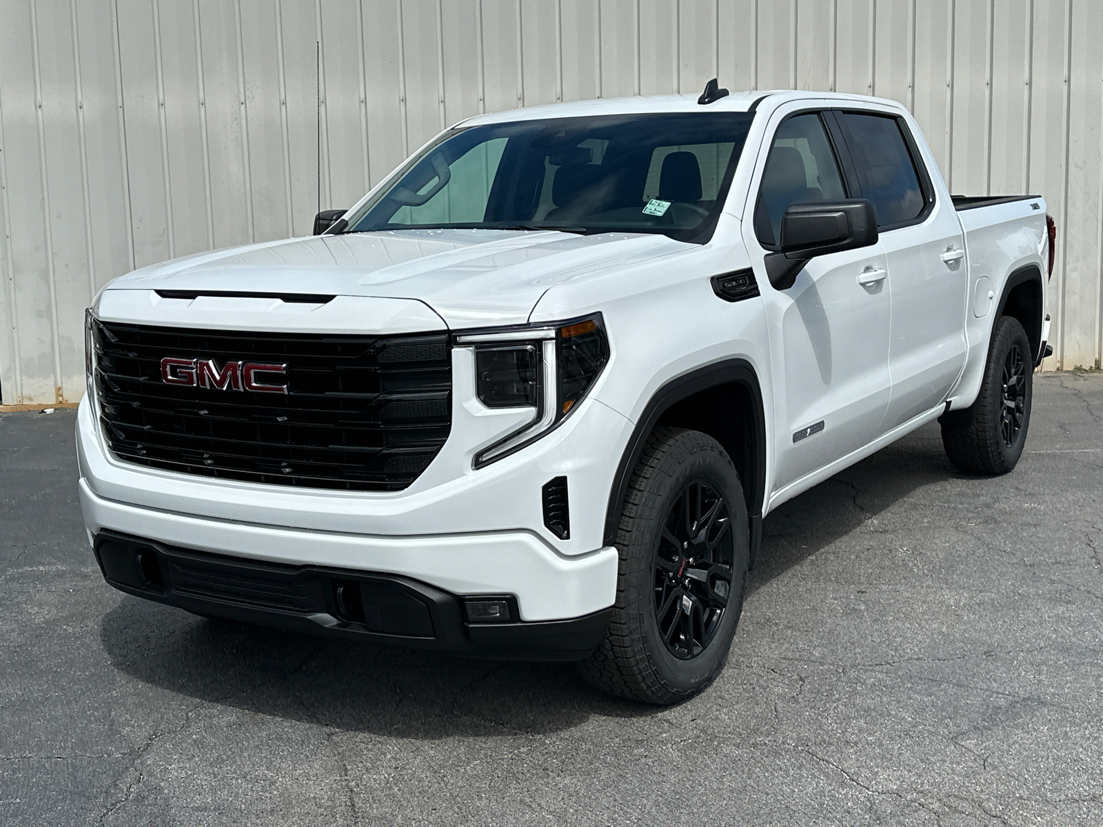 2024 GMC Sierra 1500 Elevation 2