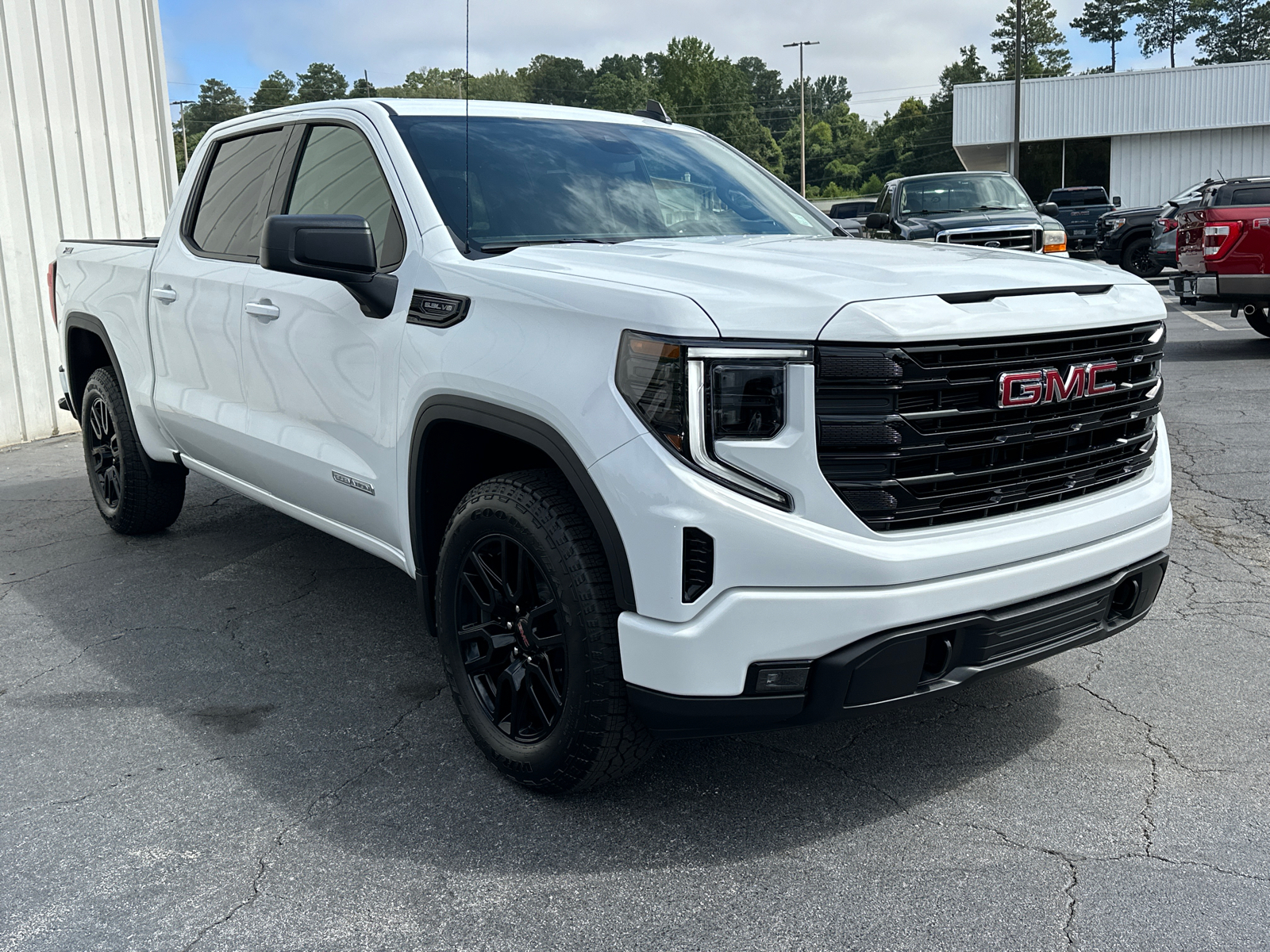 2024 GMC Sierra 1500 Elevation 4