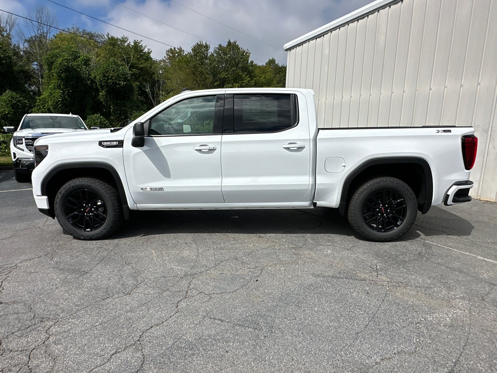 2024 GMC Sierra 1500 Elevation 9