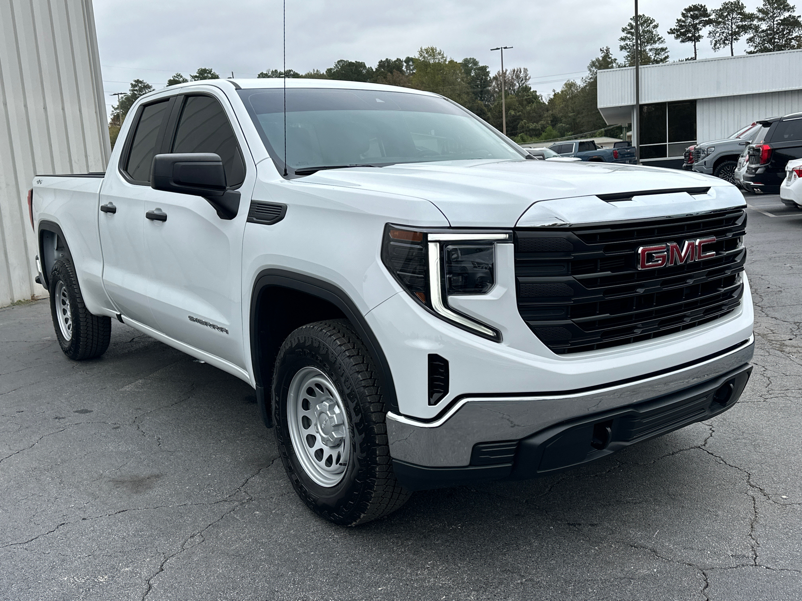 2023 GMC Sierra 1500 Pro 4