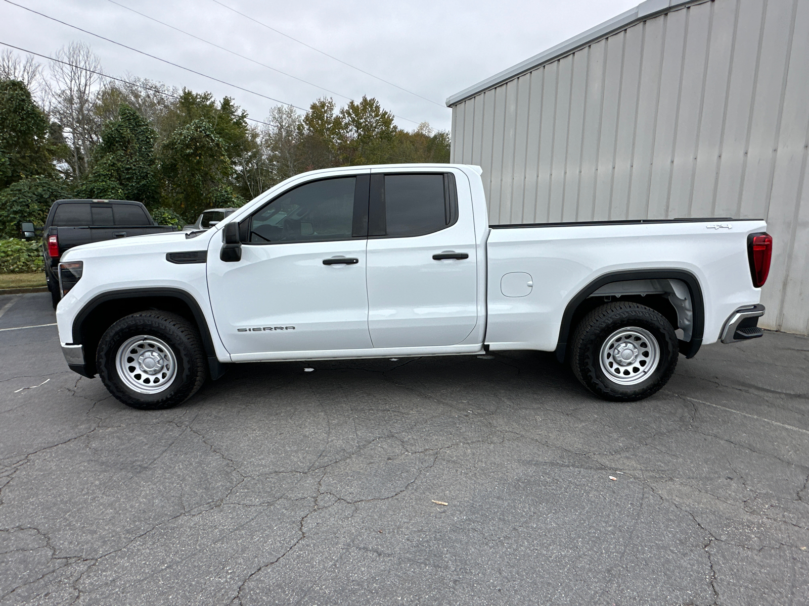 2023 GMC Sierra 1500 Pro 9