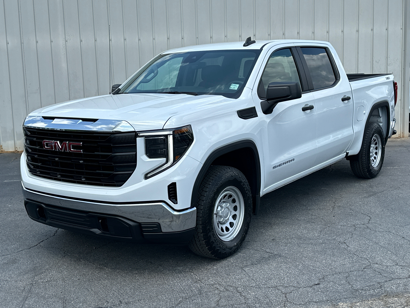 2024 GMC Sierra 1500 Pro 2