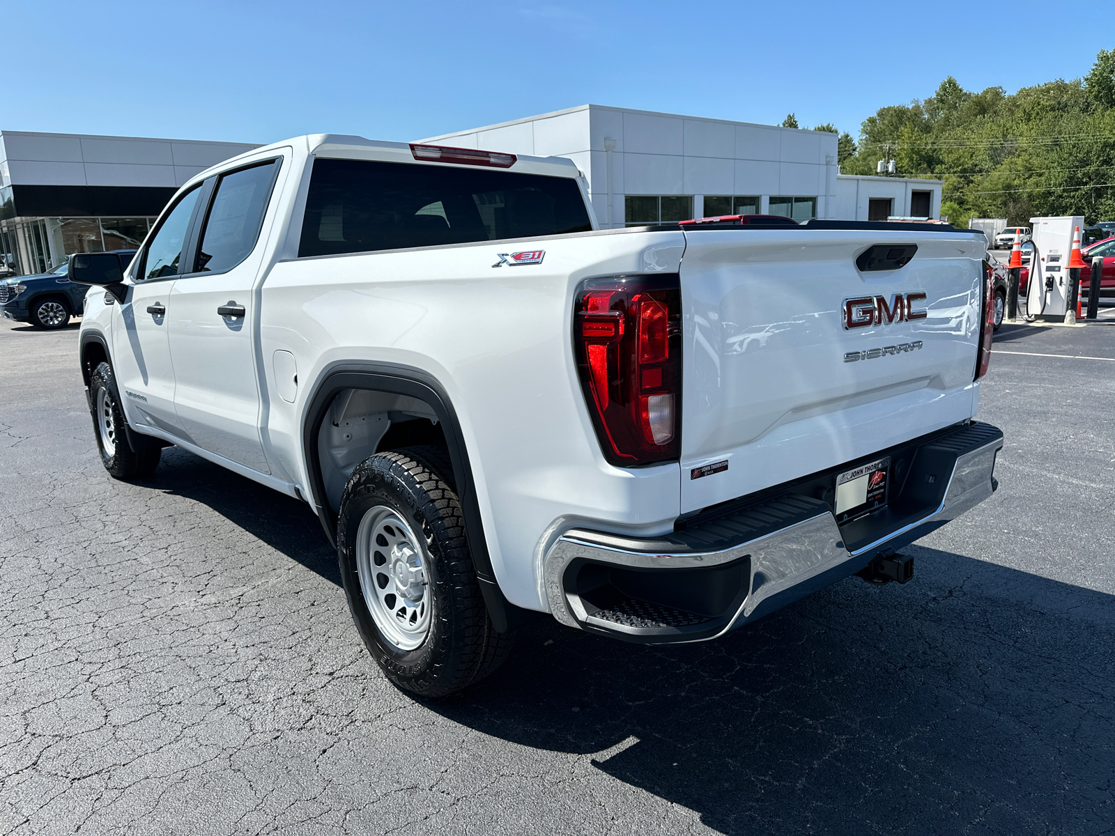 2024 GMC Sierra 1500 Pro 8