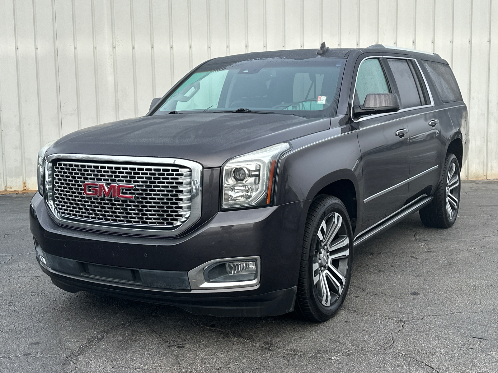 2017 GMC Yukon XL Denali 2