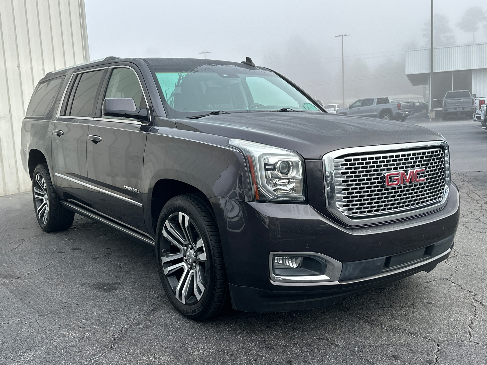 2017 GMC Yukon XL Denali 4