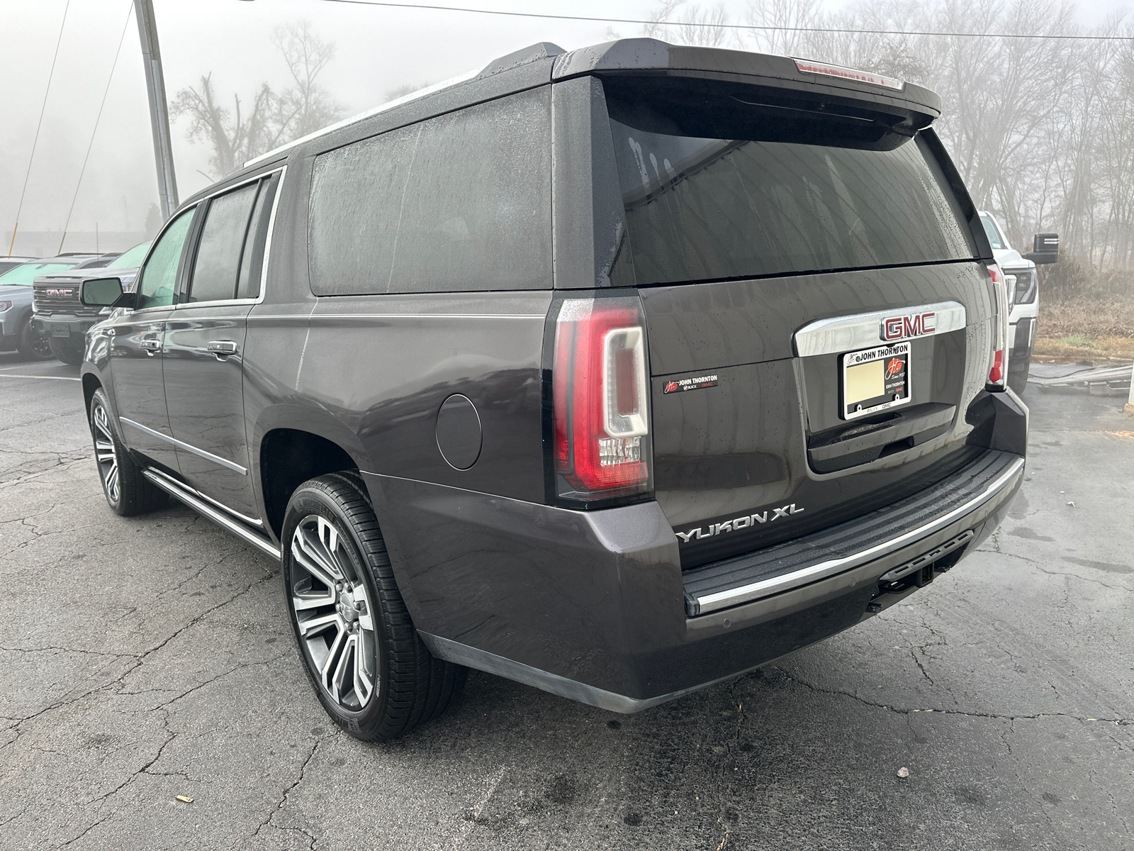 2017 GMC Yukon XL Denali 8