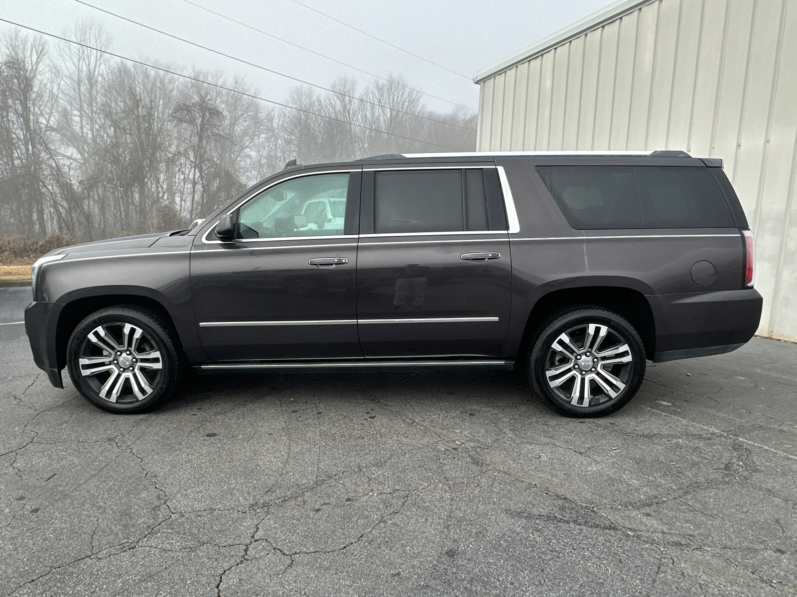 2017 GMC Yukon XL Denali 9