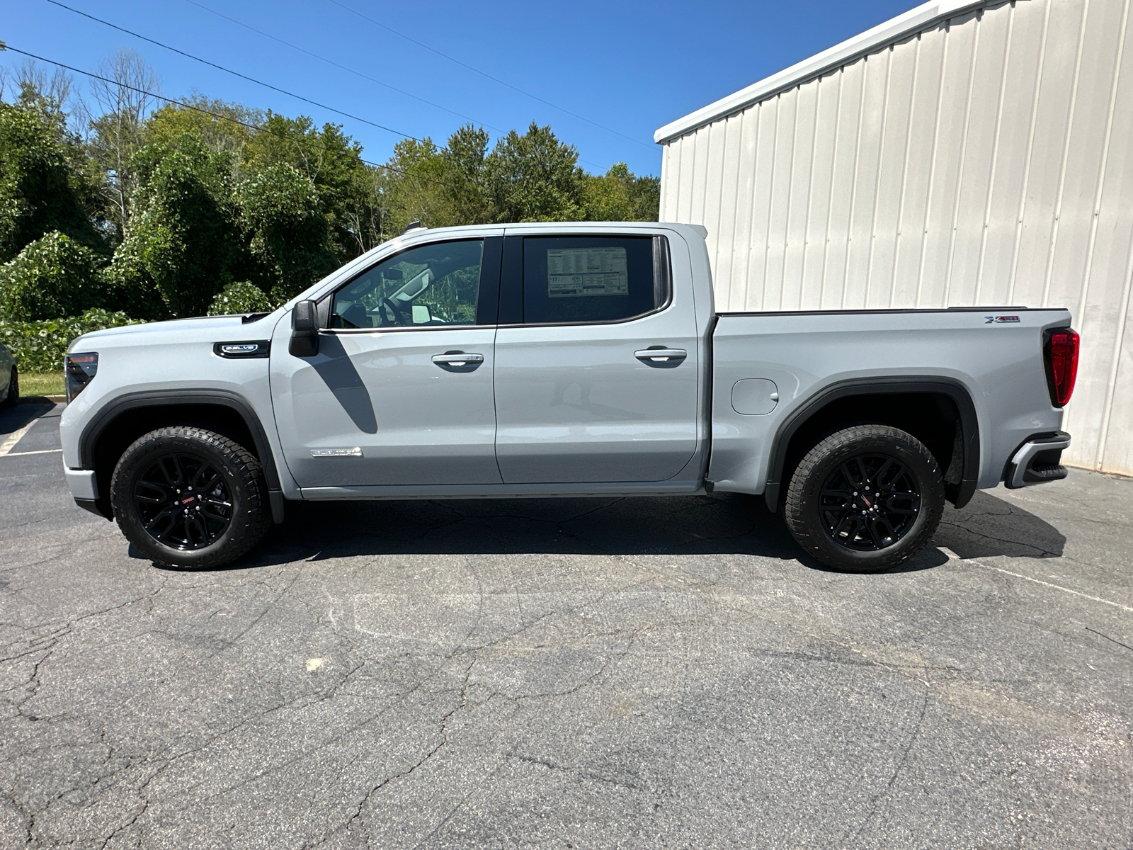 2024 GMC Sierra 1500 Elevation 10