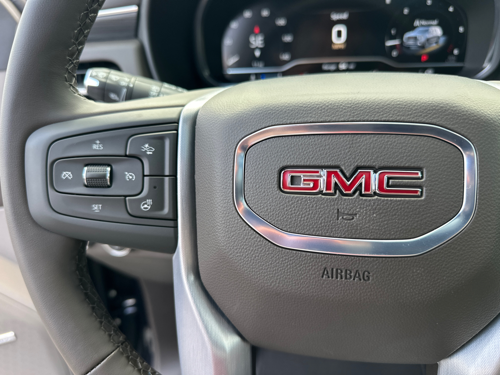 2024 GMC Yukon SLT 27