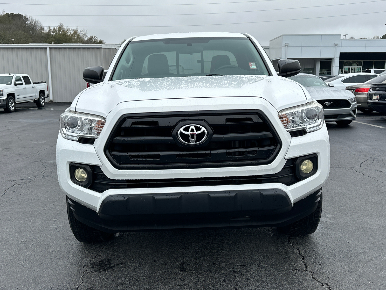 2017 Toyota Tacoma SR 4