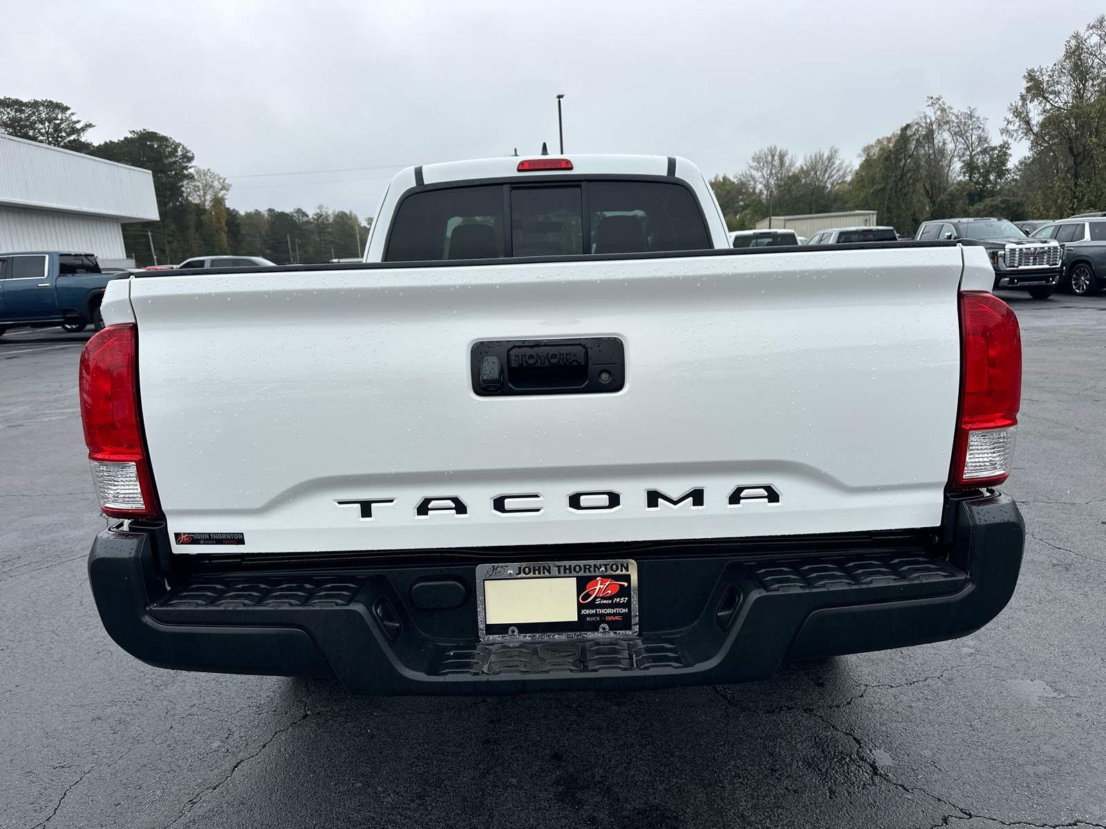 2017 Toyota Tacoma SR 8