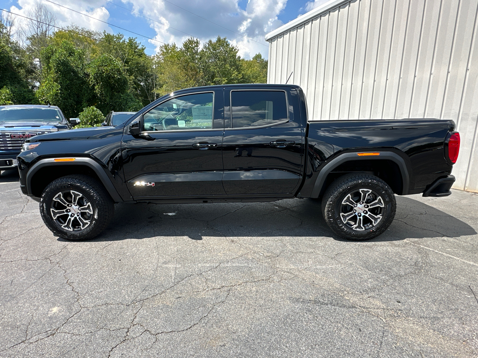 2024 GMC Canyon AT4 9