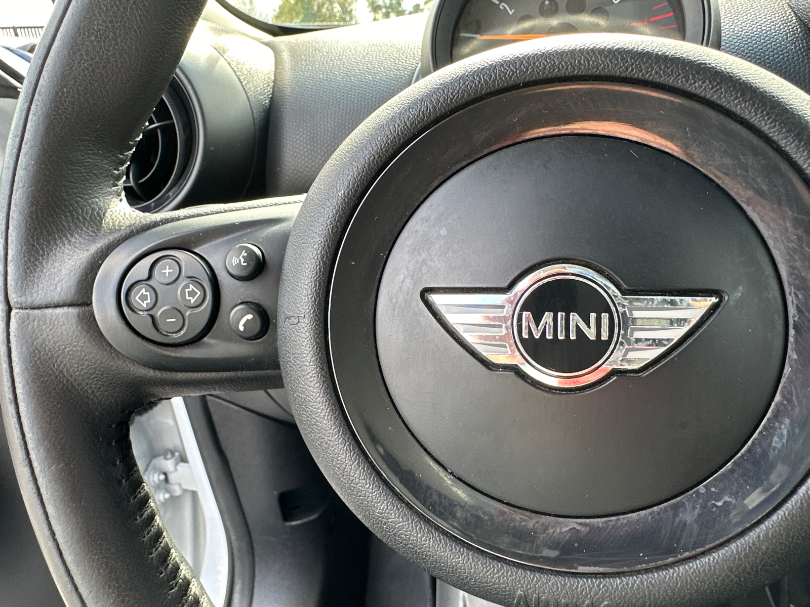 2015 MINI Cooper Countryman Base 25