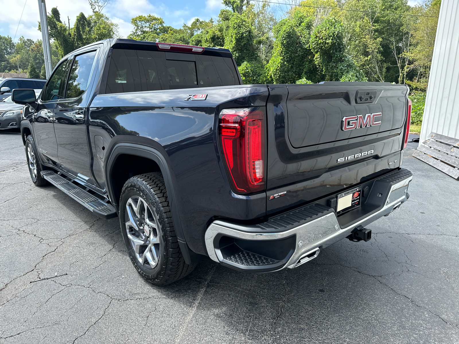 2024 GMC Sierra 1500 SLT 8