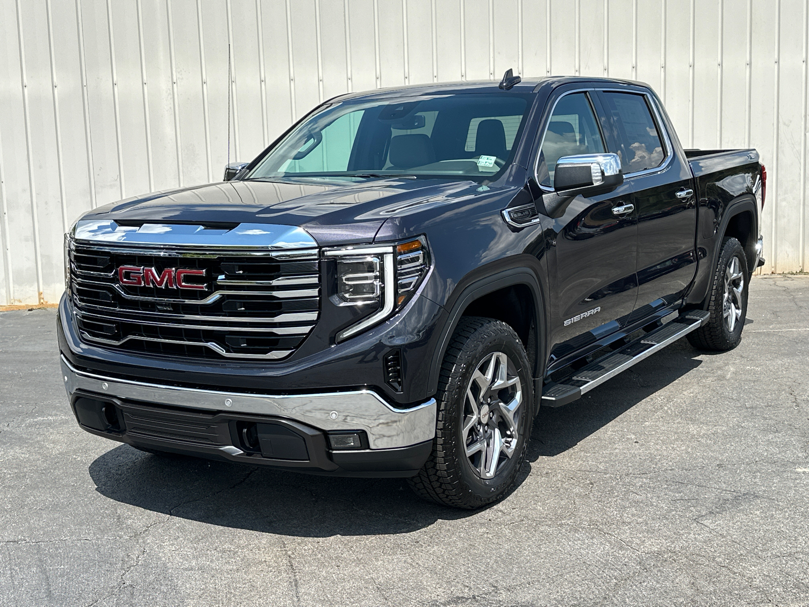 2024 GMC Sierra 1500 SLT 3