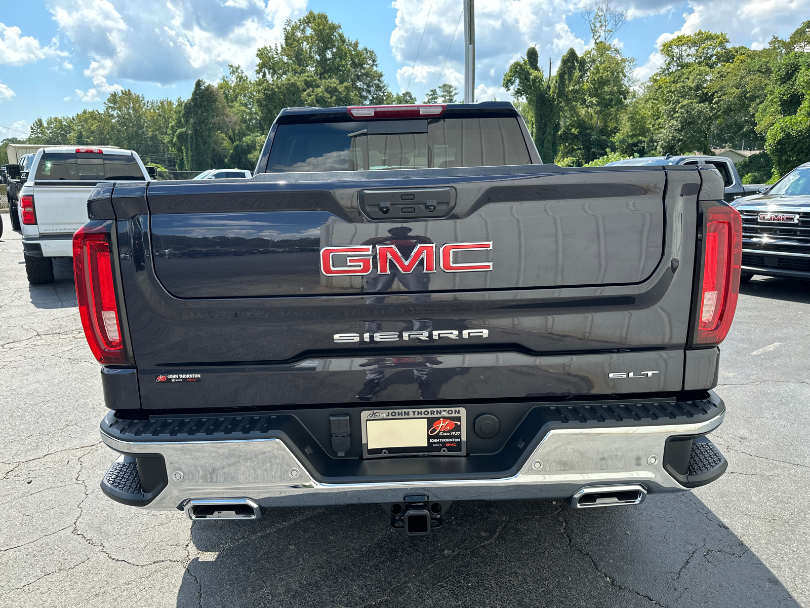 2024 GMC Sierra 1500 SLT 8