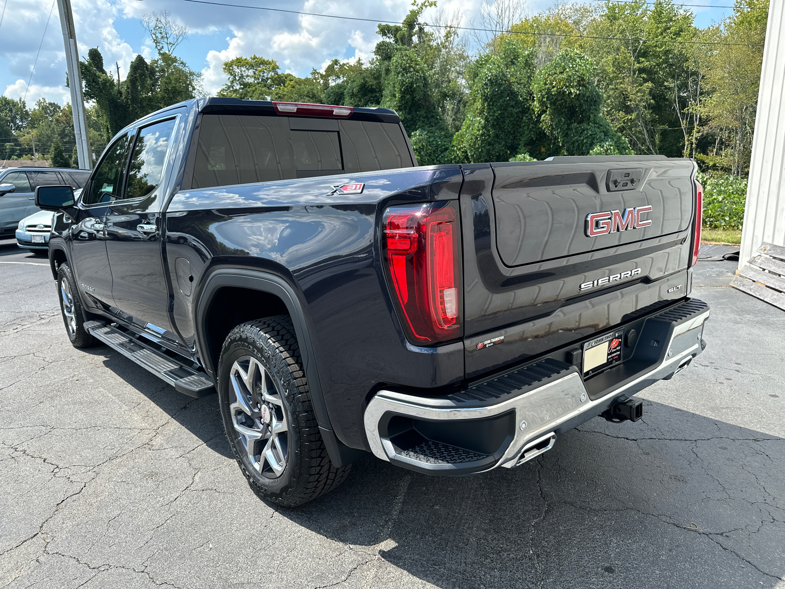 2024 GMC Sierra 1500 SLT 9