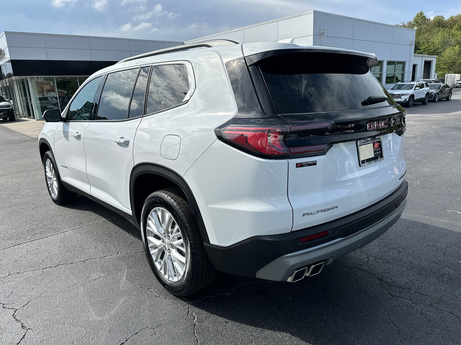 2024 GMC Acadia Elevation 9