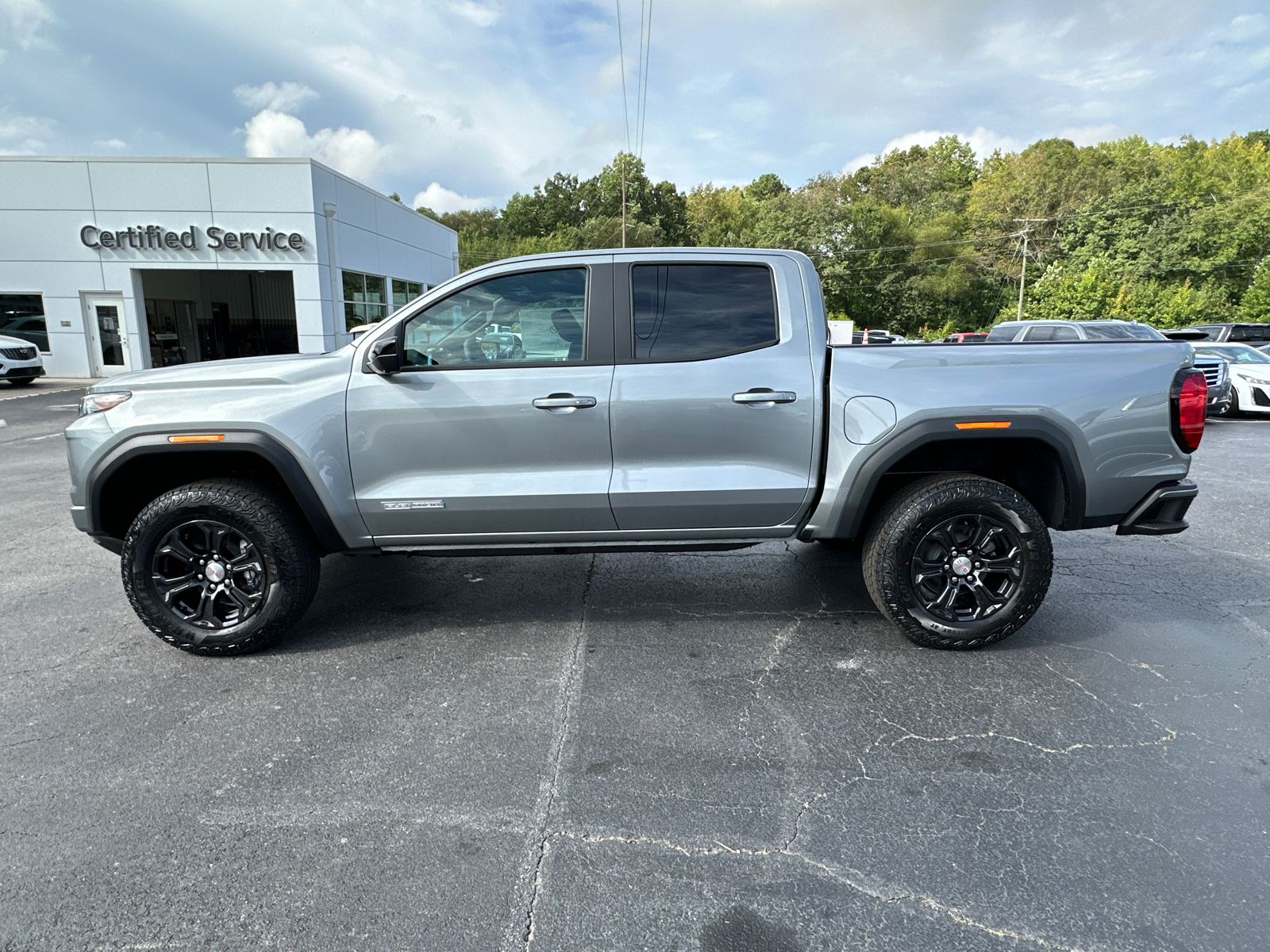 2024 GMC Canyon Elevation 9