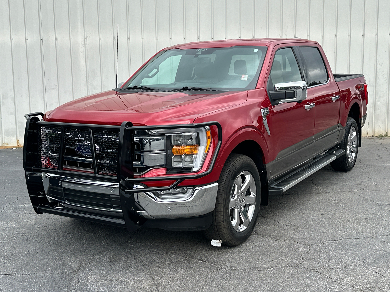 2022 Ford F-150 Lariat 2