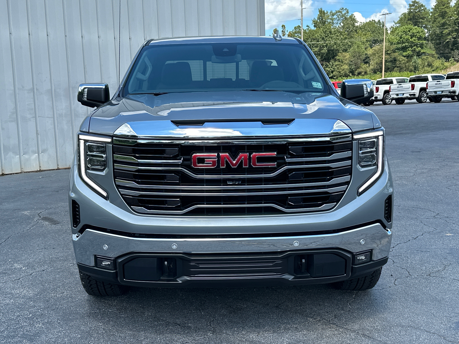 2024 GMC Sierra 1500 SLT 3