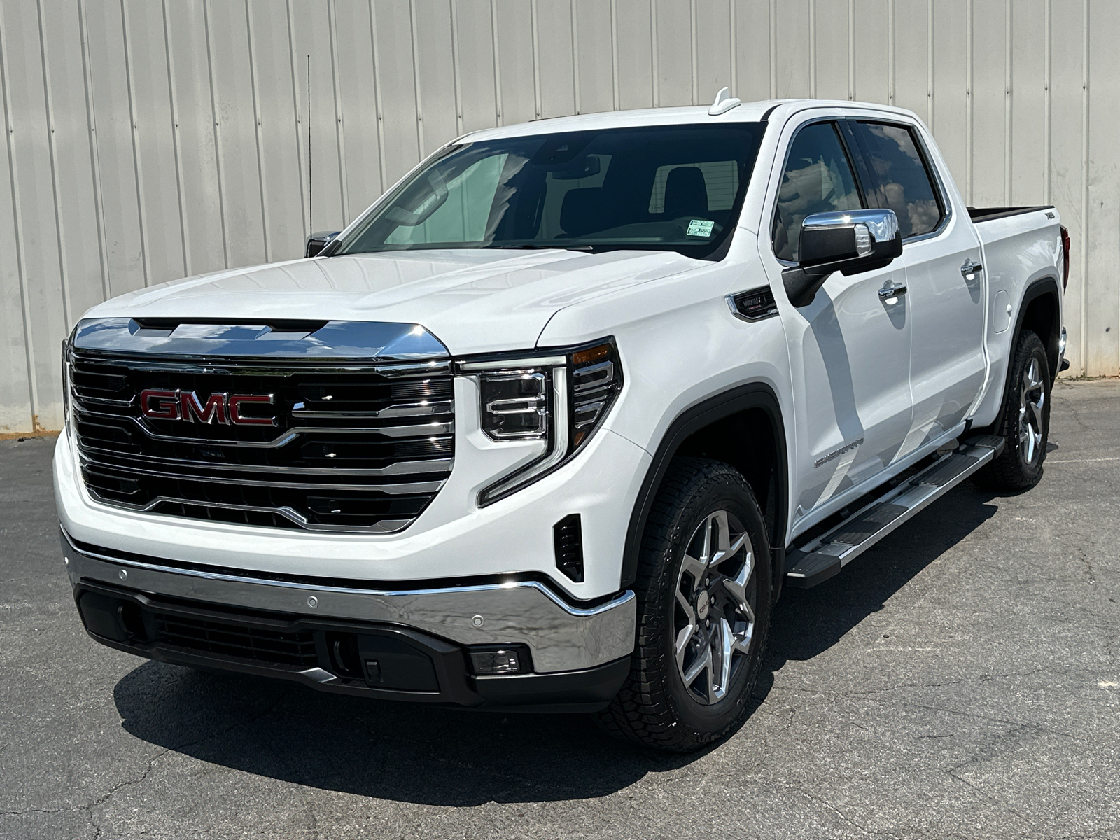 2024 GMC Sierra 1500 SLT 3