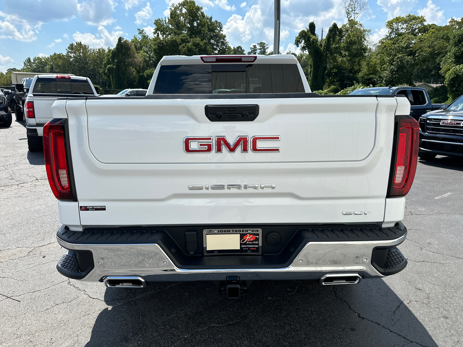 2024 GMC Sierra 1500 SLT 8