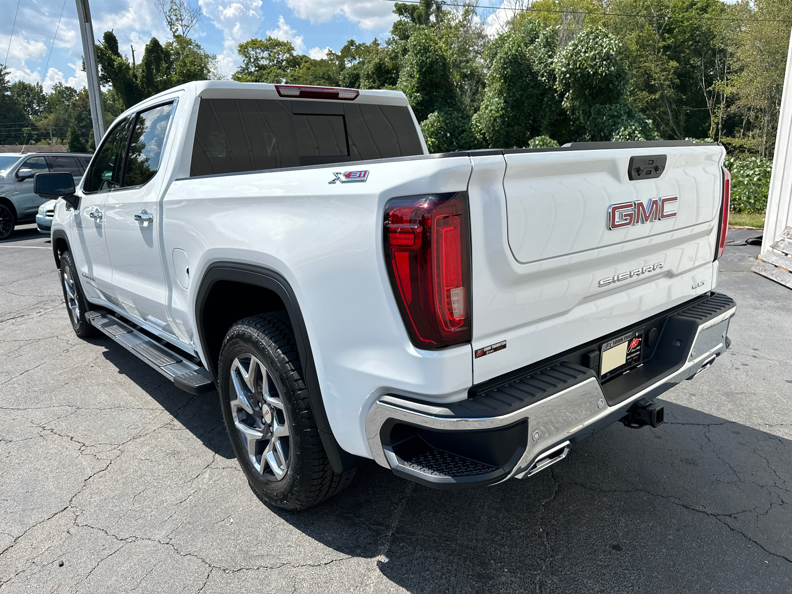 2024 GMC Sierra 1500 SLT 9