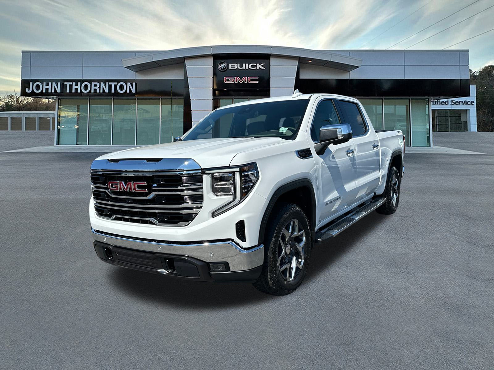 2024 GMC Sierra 1500 SLT 2