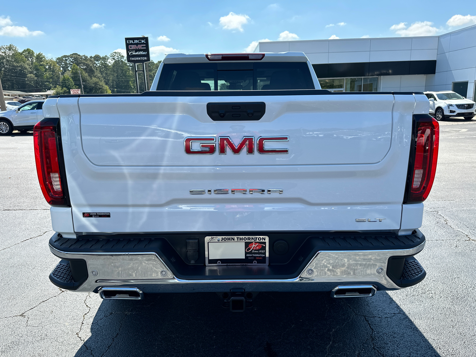 2024 GMC Sierra 1500 SLT 8