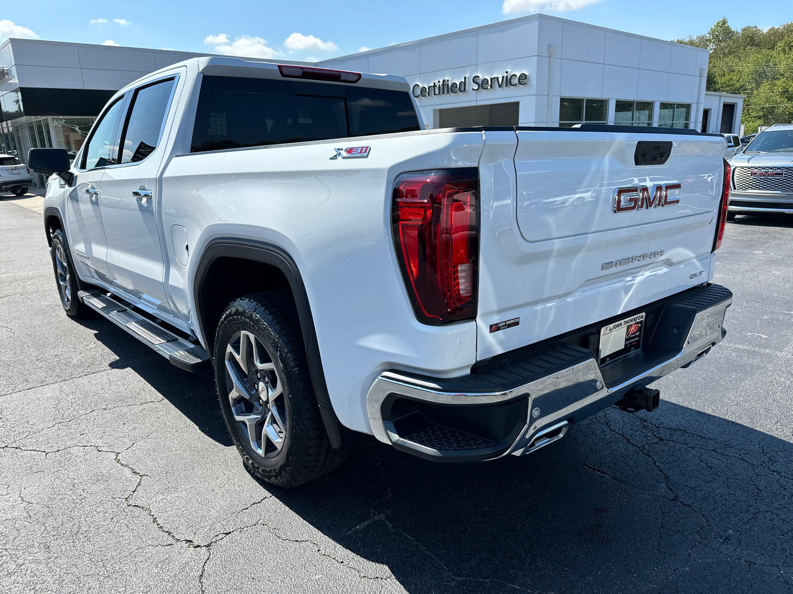 2024 GMC Sierra 1500 SLT 9