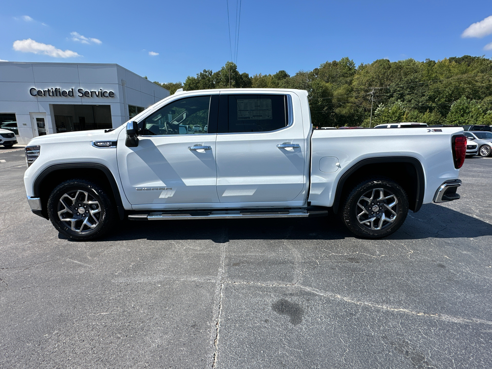 2024 GMC Sierra 1500 SLT 10