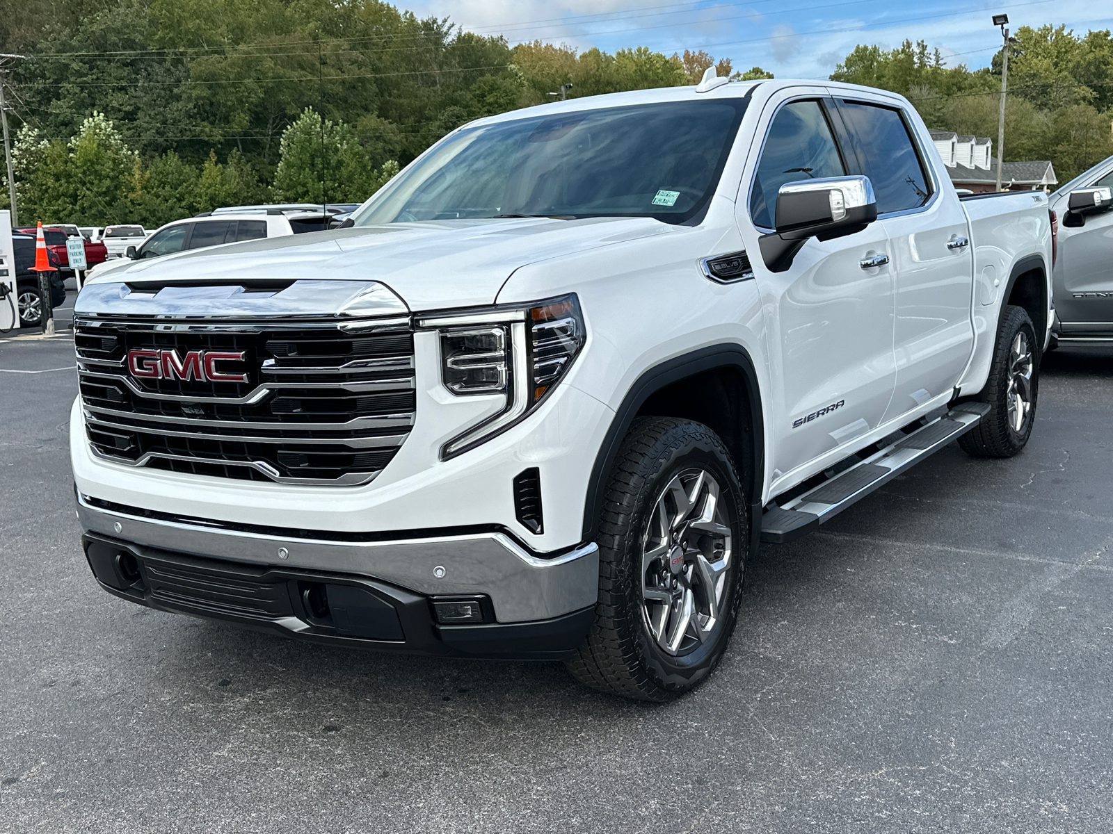 2024 GMC Sierra 1500 SLT 2