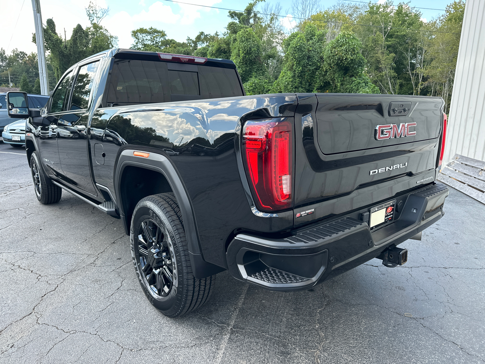 2023 GMC Sierra 2500HD Denali 8