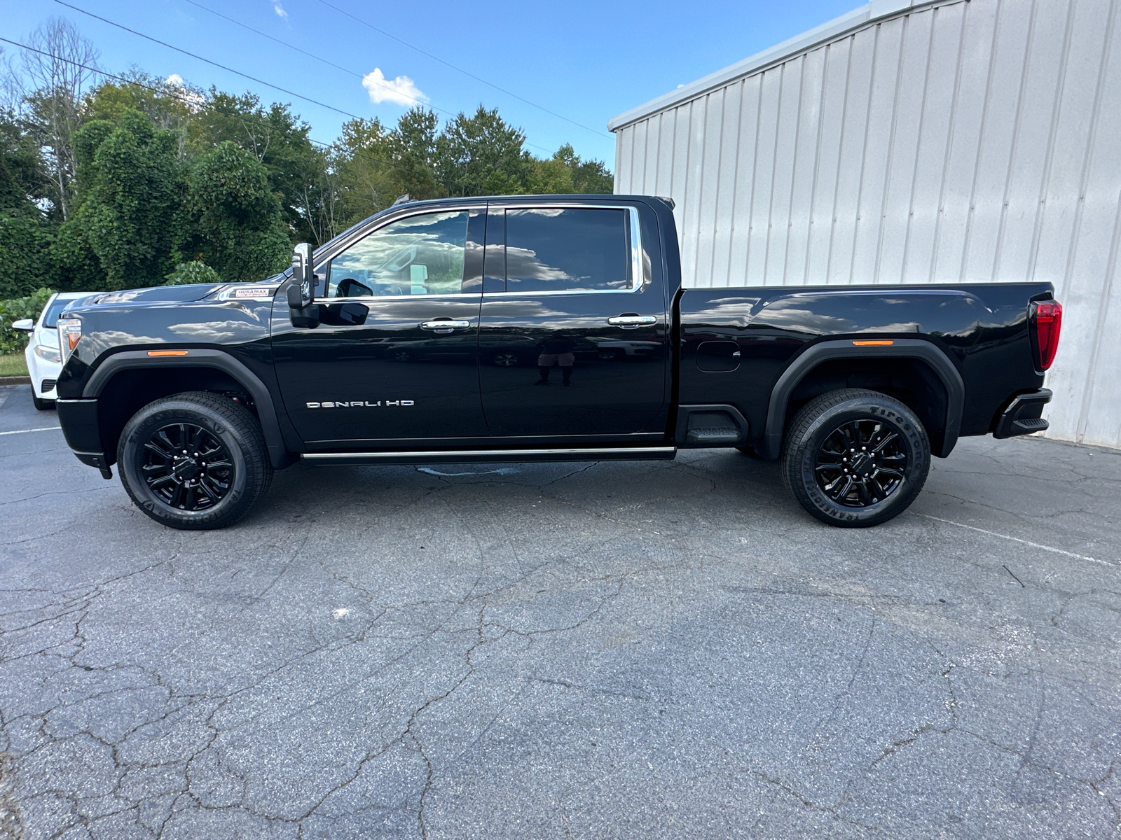 2023 GMC Sierra 2500HD Denali 9