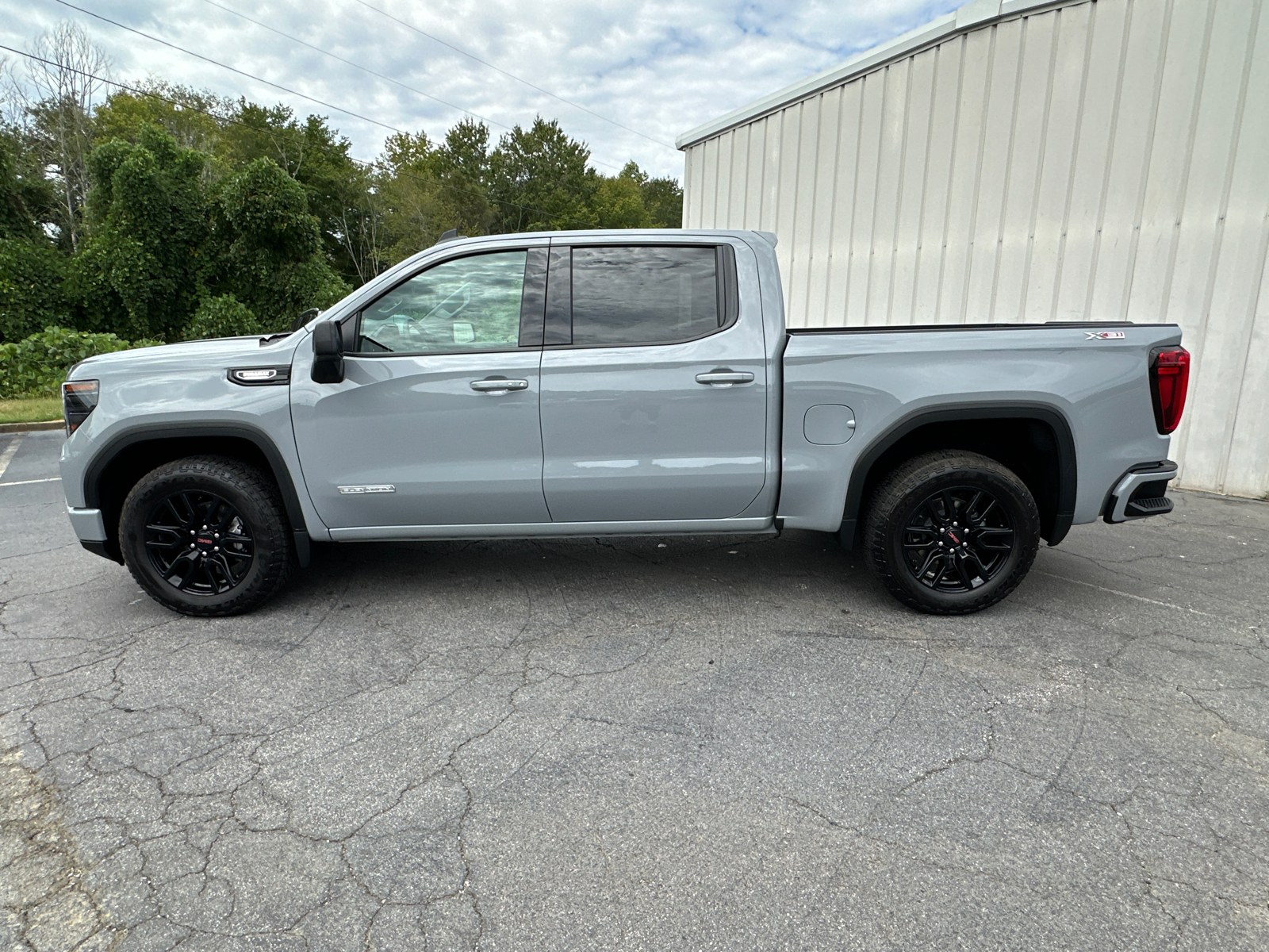 2024 GMC Sierra 1500 Elevation 9