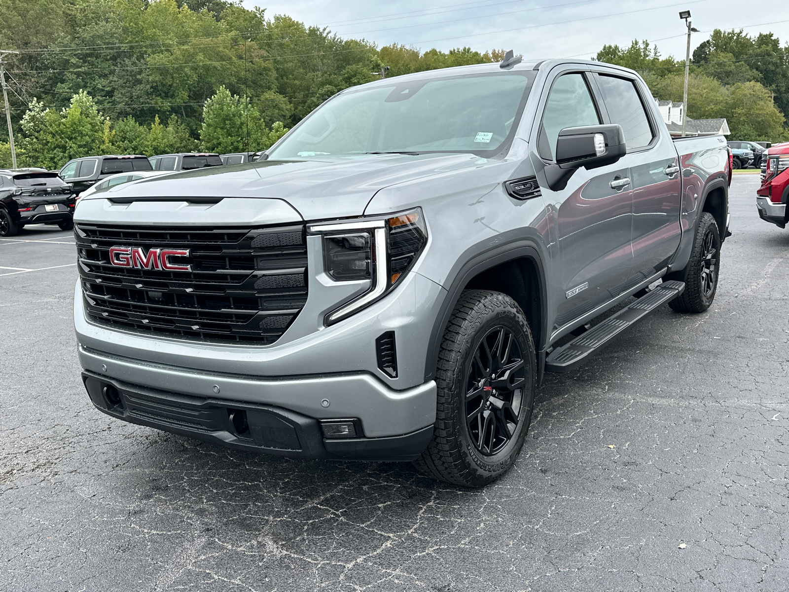 2024 GMC Sierra 1500 Elevation 2