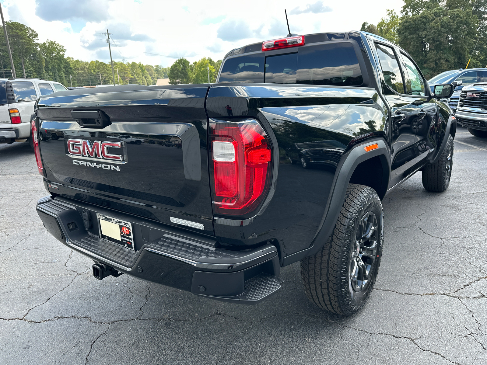 2024 GMC Canyon Elevation 7