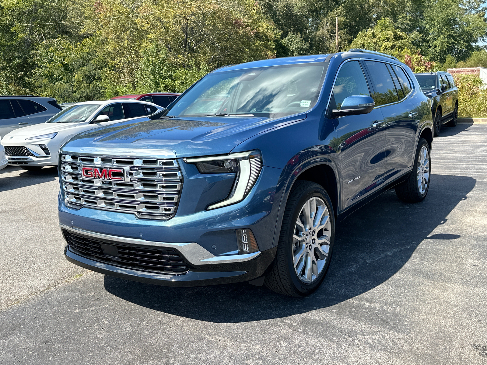 2024 GMC Acadia Denali 2